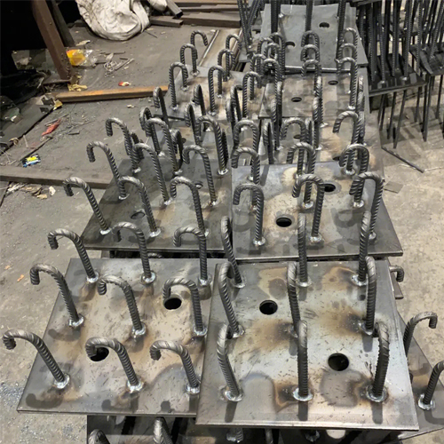 图纸中如何确定西双版纳预埋件的位置？