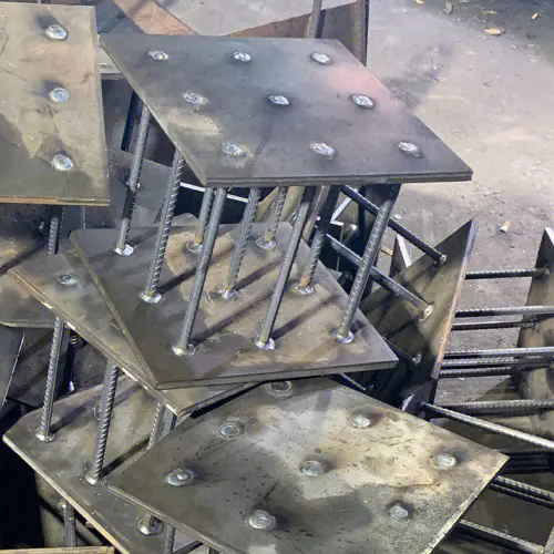 在确定西双版纳预埋件位置时，需要考虑以下几点